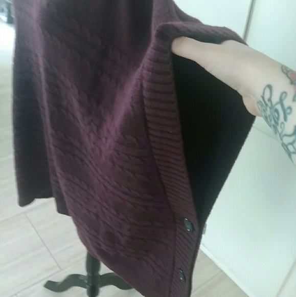 Banana Republic Poncho - Picture 2 of 4